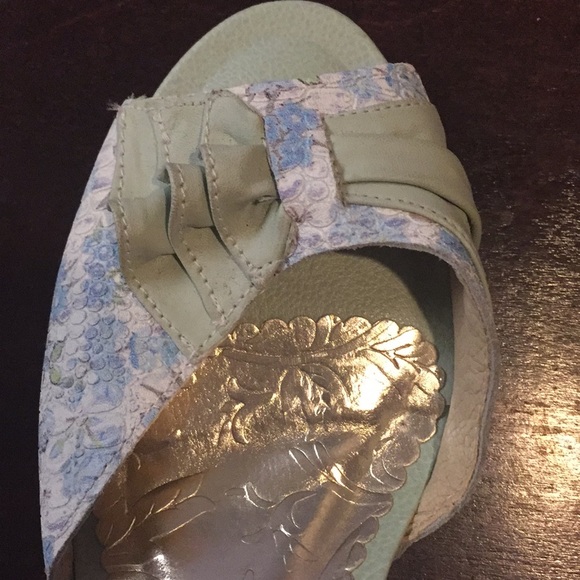 EUC floral/white/blu Brazilian Dakota sandals sz 8 - Picture 4 of 8